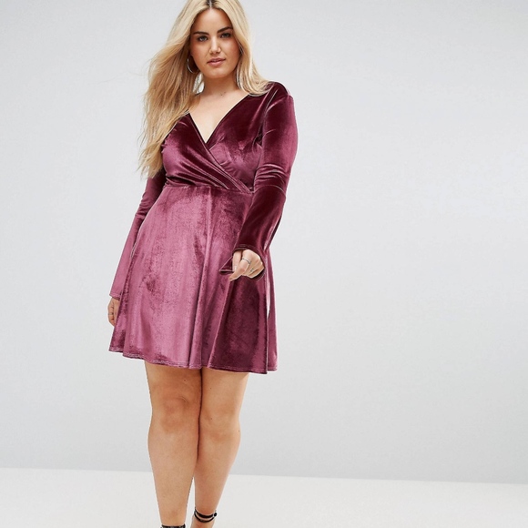 Flute Sleeve Velvet Dress - Picture 3 of 7